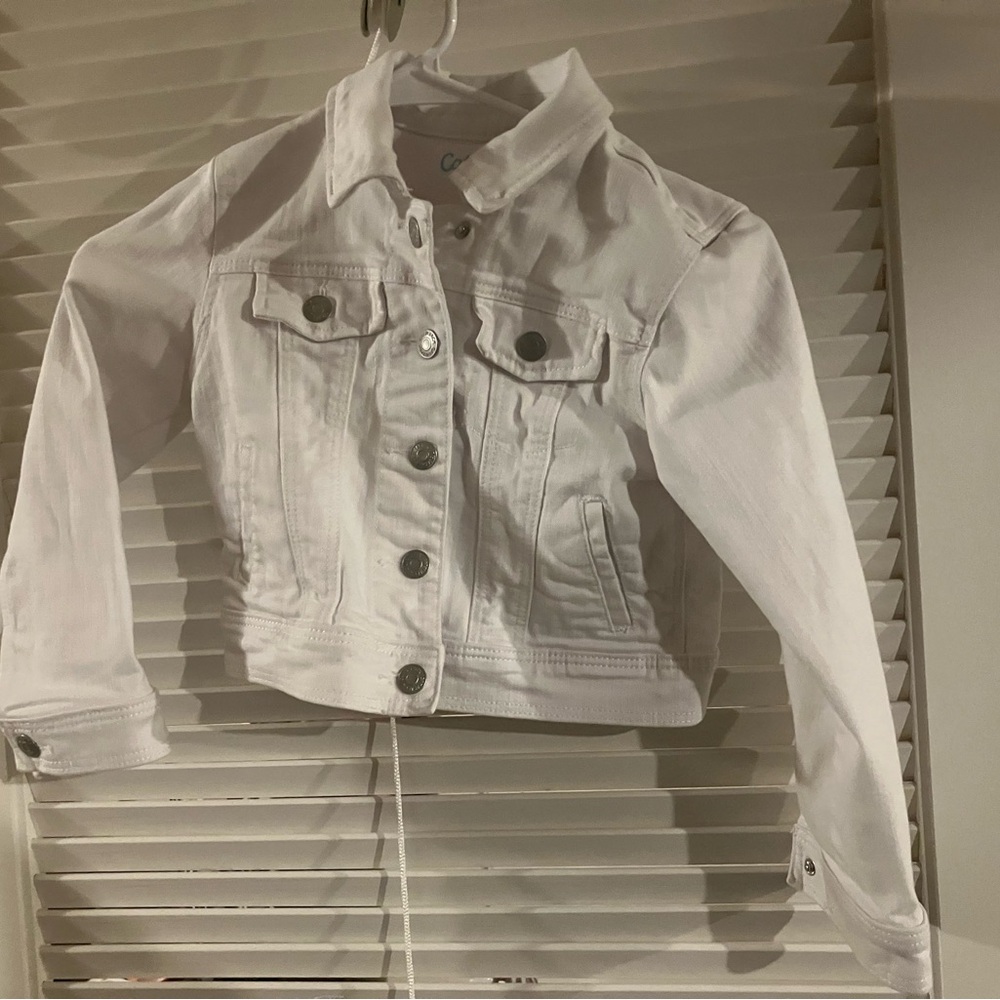 White girls jean jacket size 6-7.